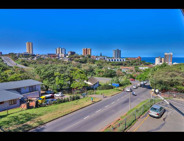 2 BEDROOM APARTMENT FOR SALE IN AMANZIMTOTI